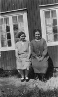 Lina (t.v) og Ingeborg Hammerstad